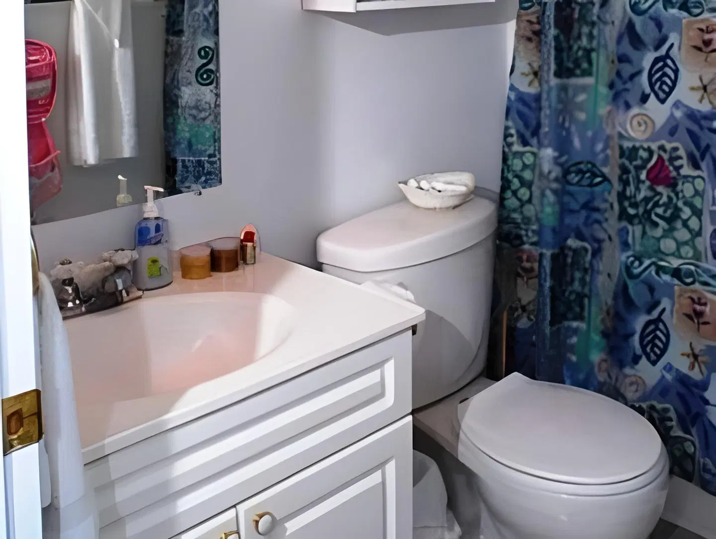 Midnight Sun Inn - Bed & Breakfast Badezimmer
