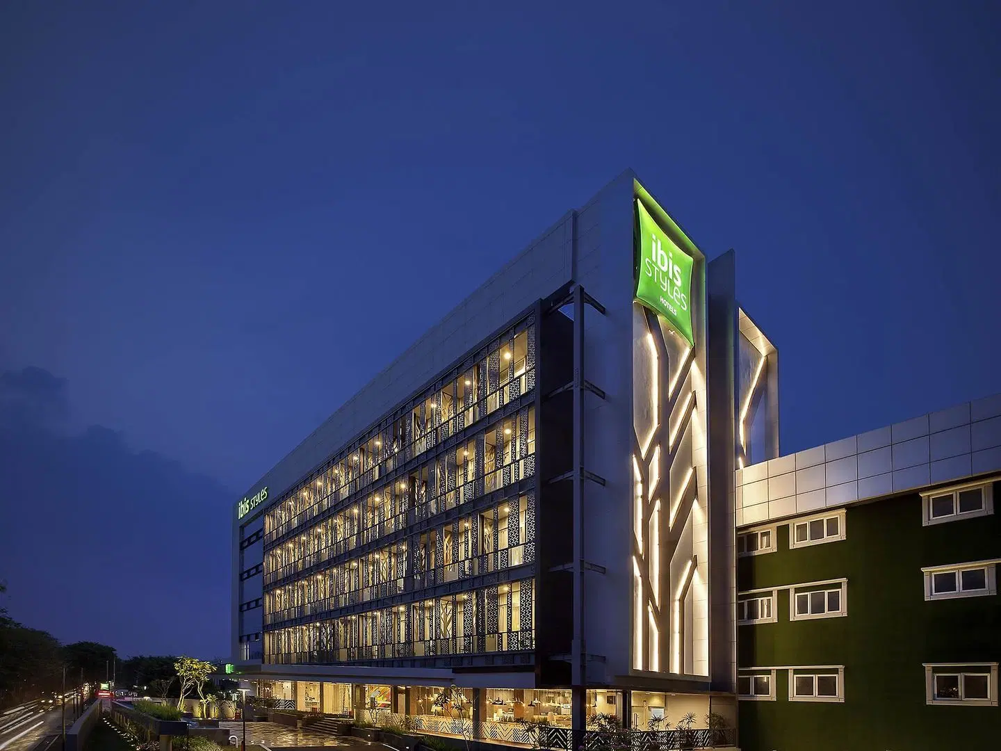 ibis Styles Jakarta Sunter EXTERIOR