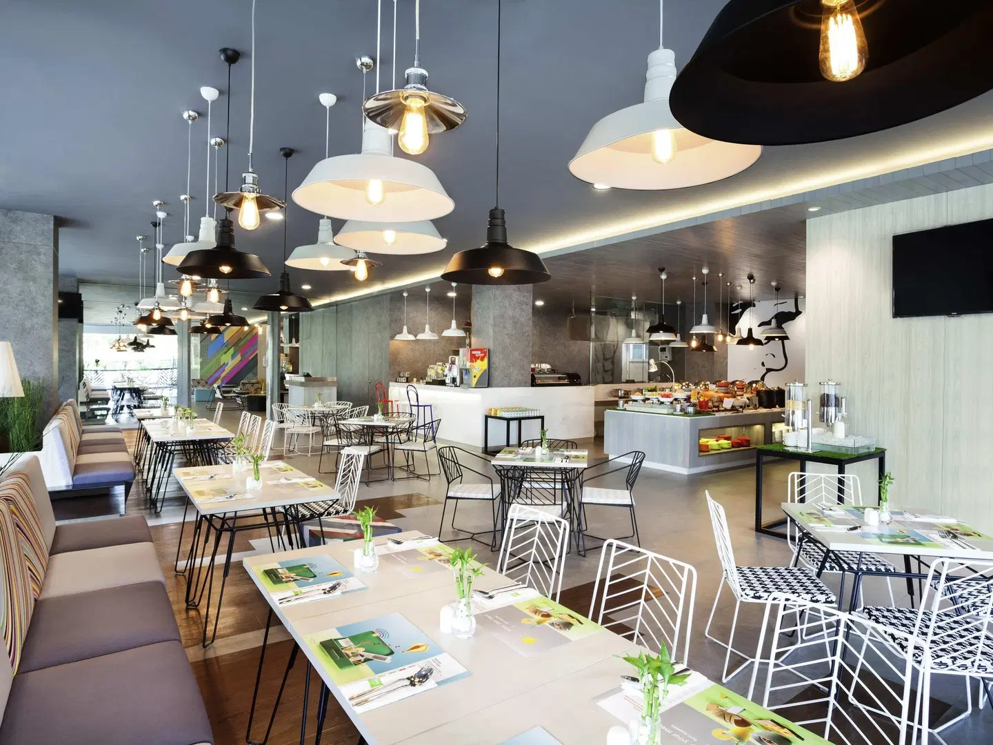 ibis Styles Jakarta Sunter Bar