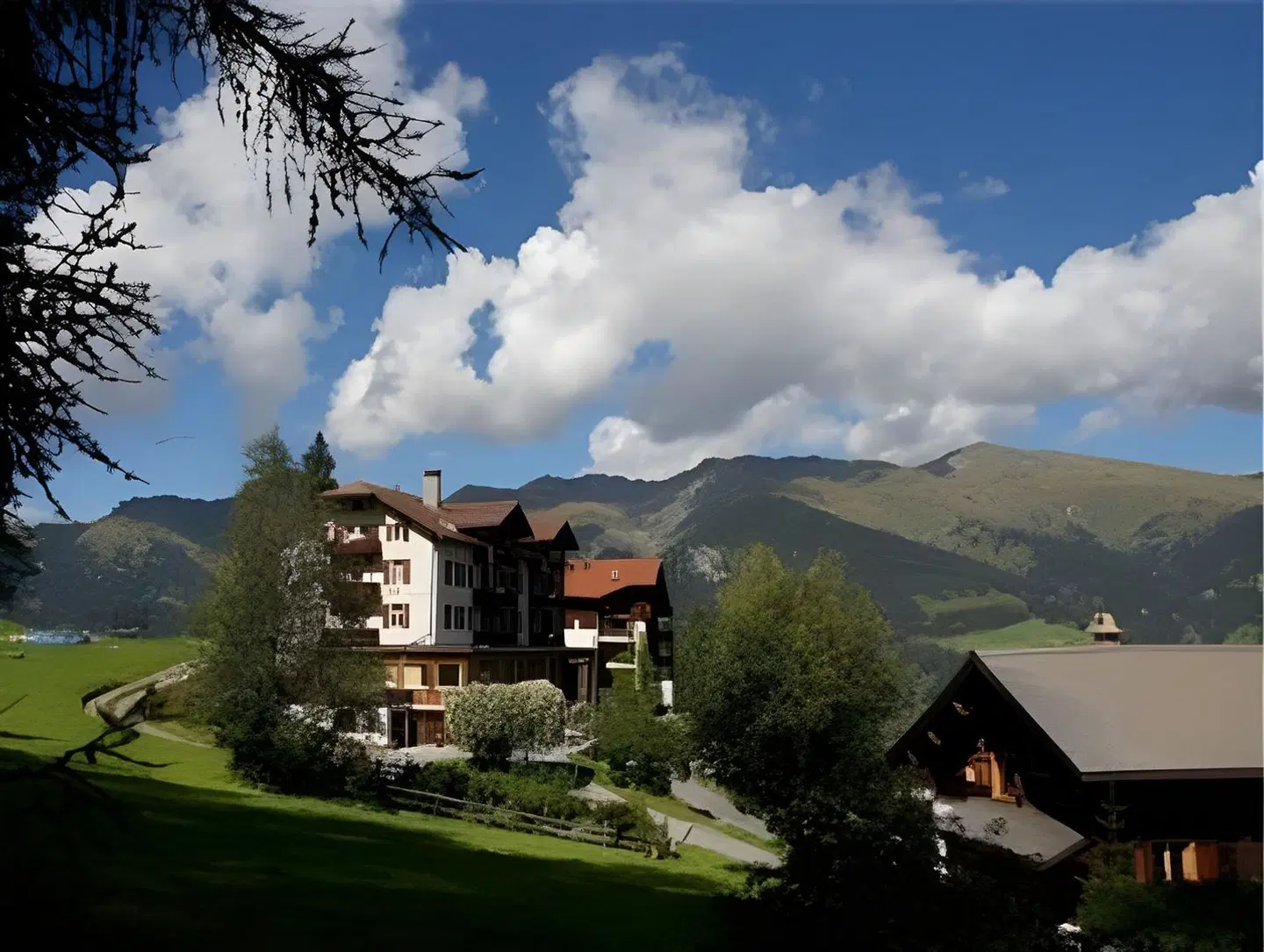The Alpina Mountain Resort & Spa EXTERIOR