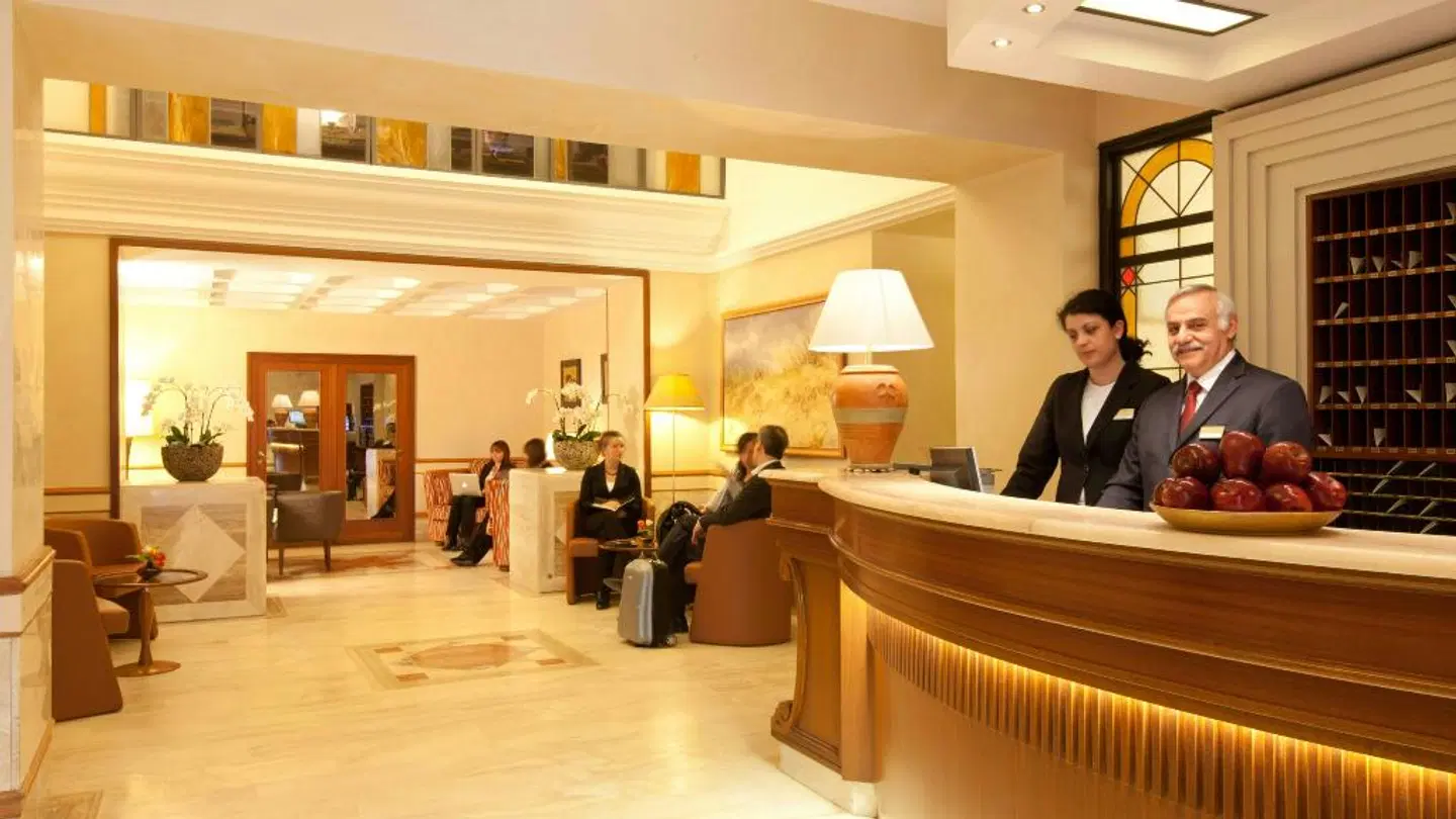 Hotel Diana Roof Garden LOUNGE_LOBBY