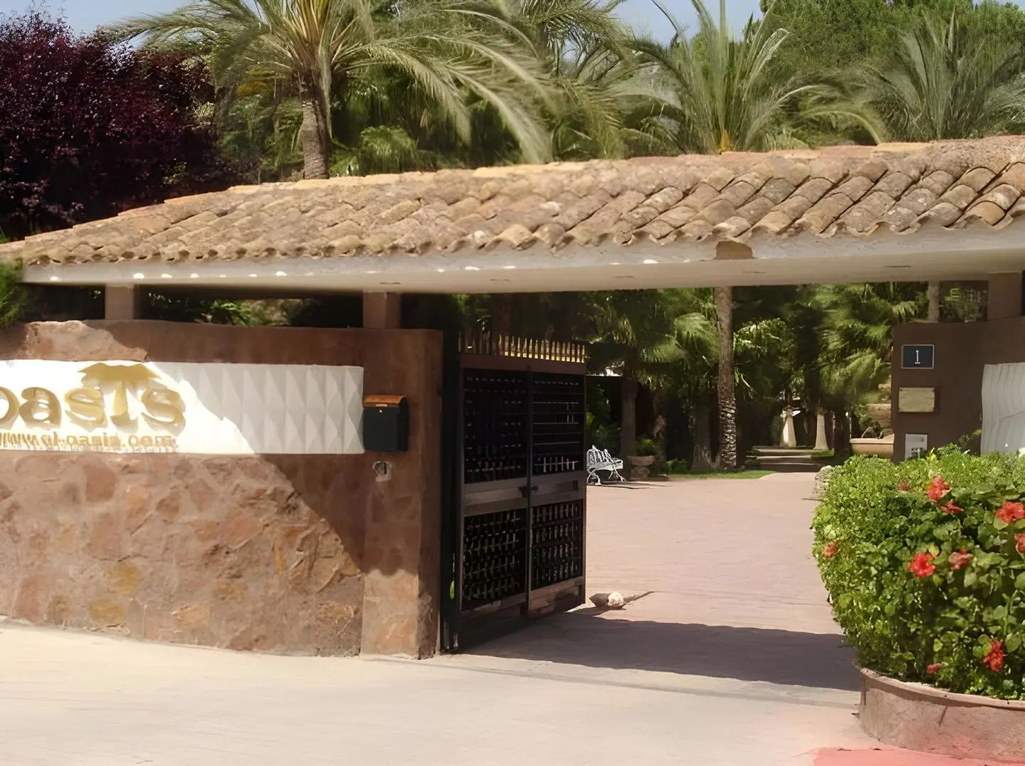 Resort Oasis EXTERIOR