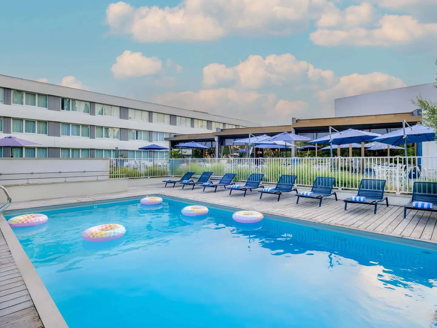 Novotel Le Mans OUTDOOR_POOL