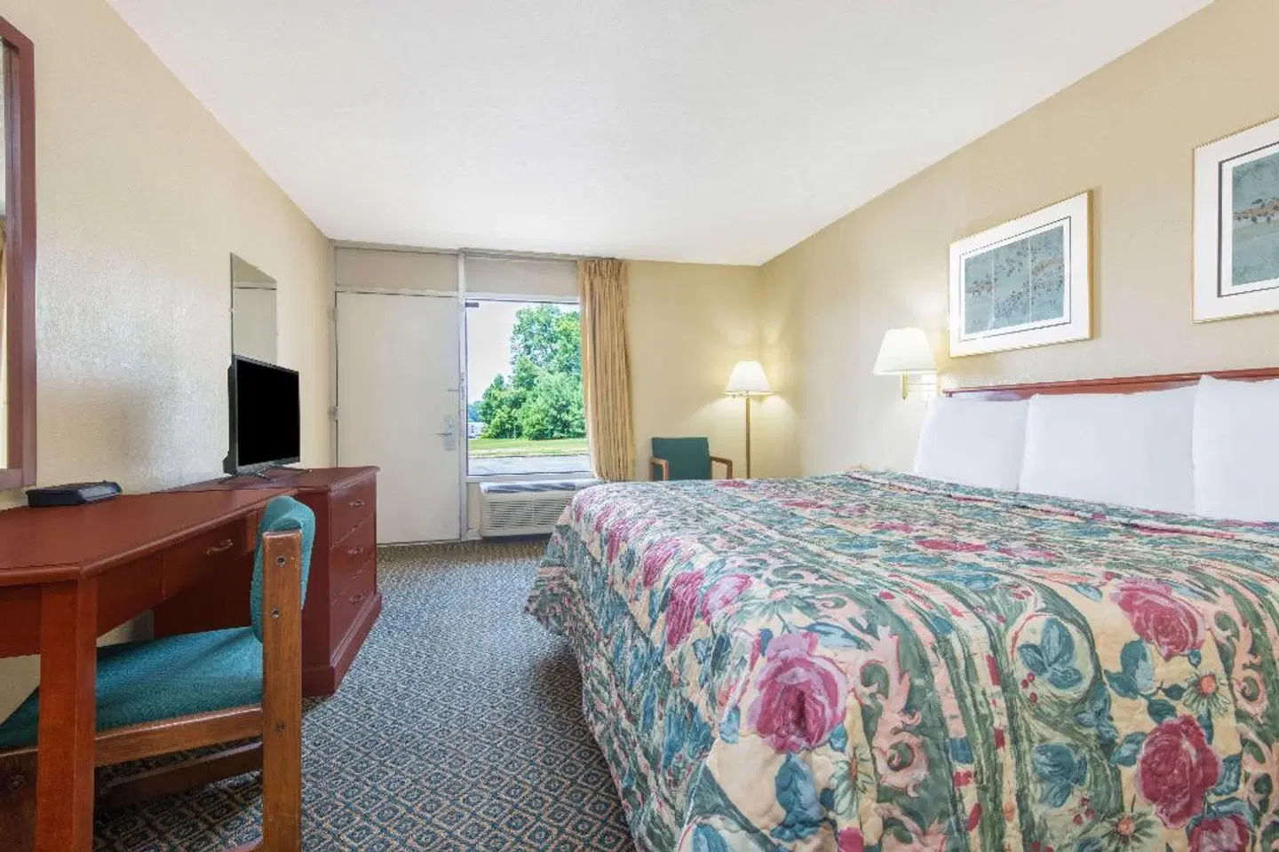 Days Inn - Greenville ROOM_EXAMPLE