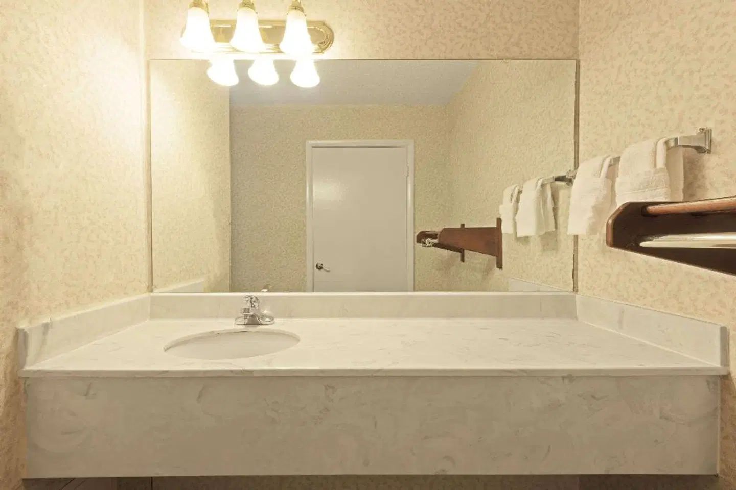 Days Inn - Greenville Badezimmer