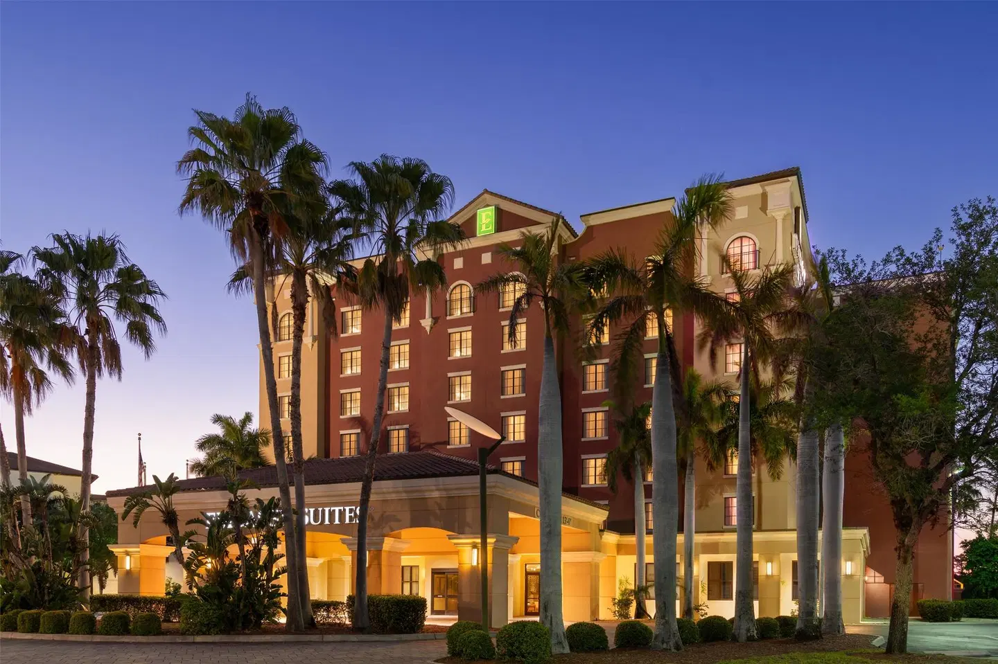Embassy Suites by Hilton Fort Myers Estero EXTERIOR