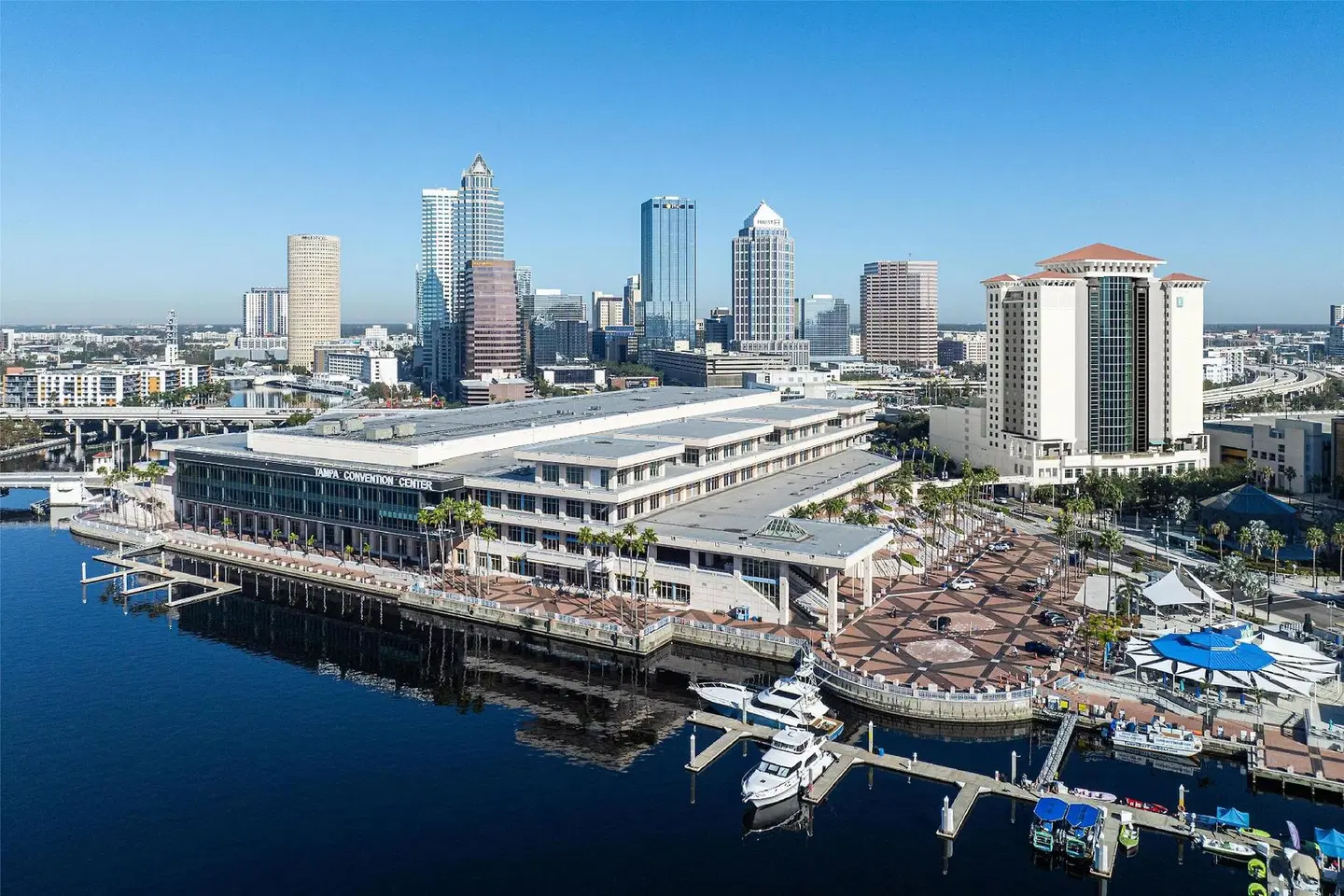 Embassy Suites by Hilton Tampa Downtown Convention Center EXTERIOR
