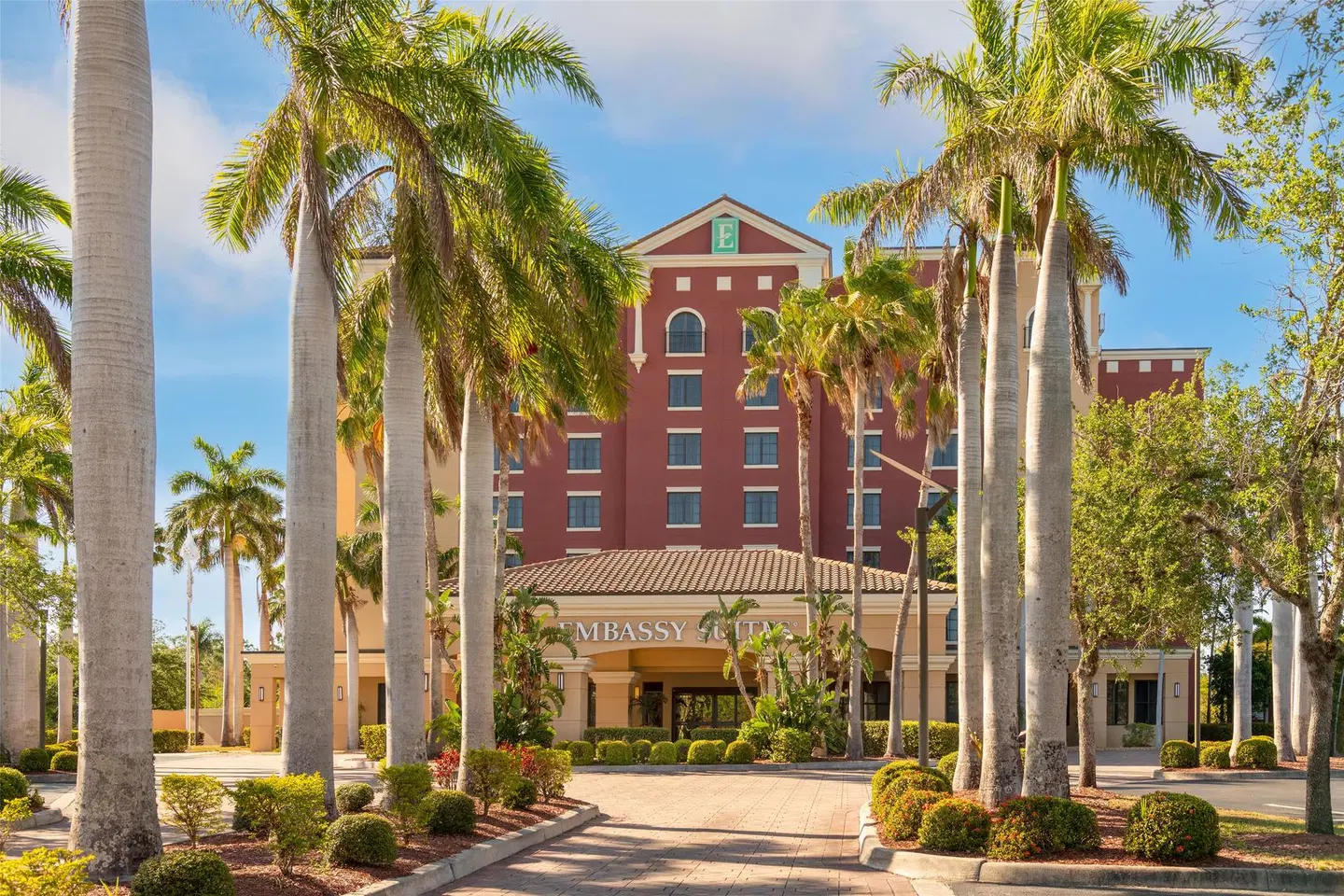 Embassy Suites by Hilton Fort Myers Estero EXTERIOR