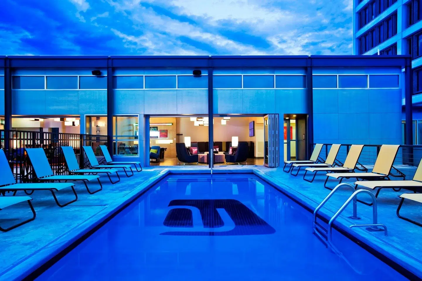 Aloft by Marriott Tulsa Downtown Hallenbad