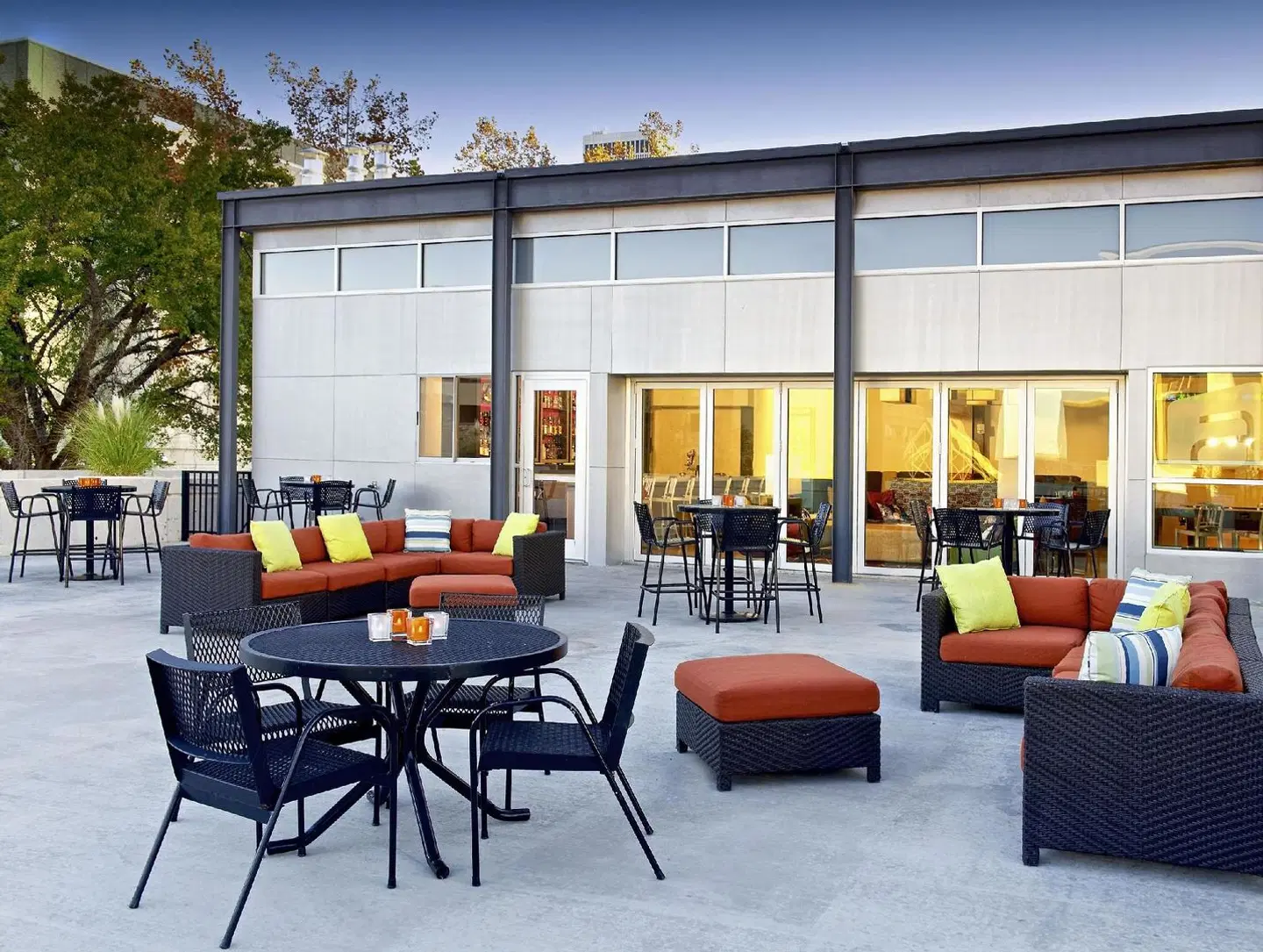 Aloft by Marriott Tulsa Downtown Terrasse