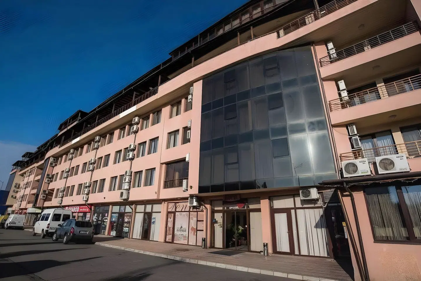 Avenue Hotel EXTERIOR