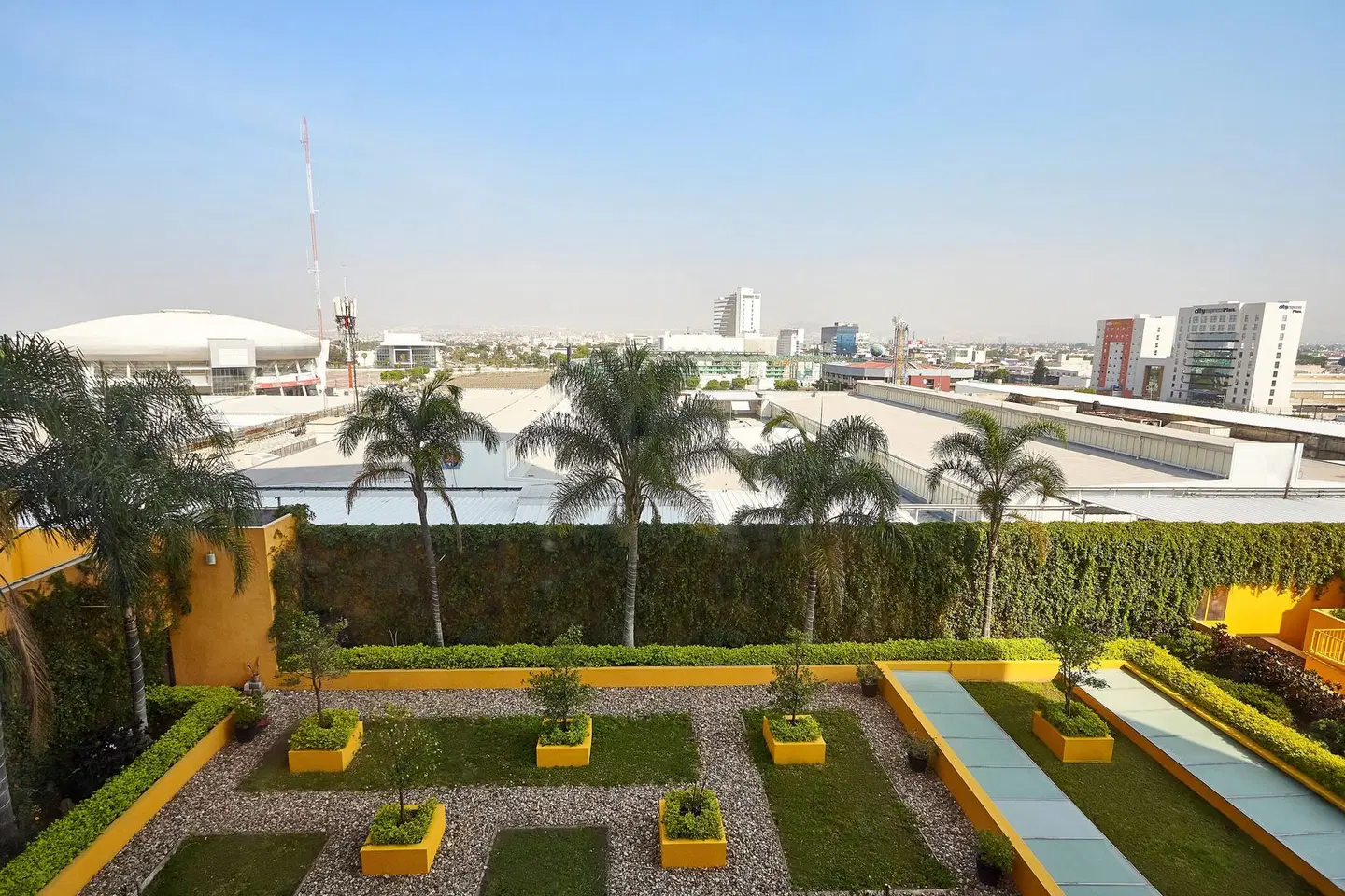 Courtyard by Marriott Leon at The Poliforum Garten