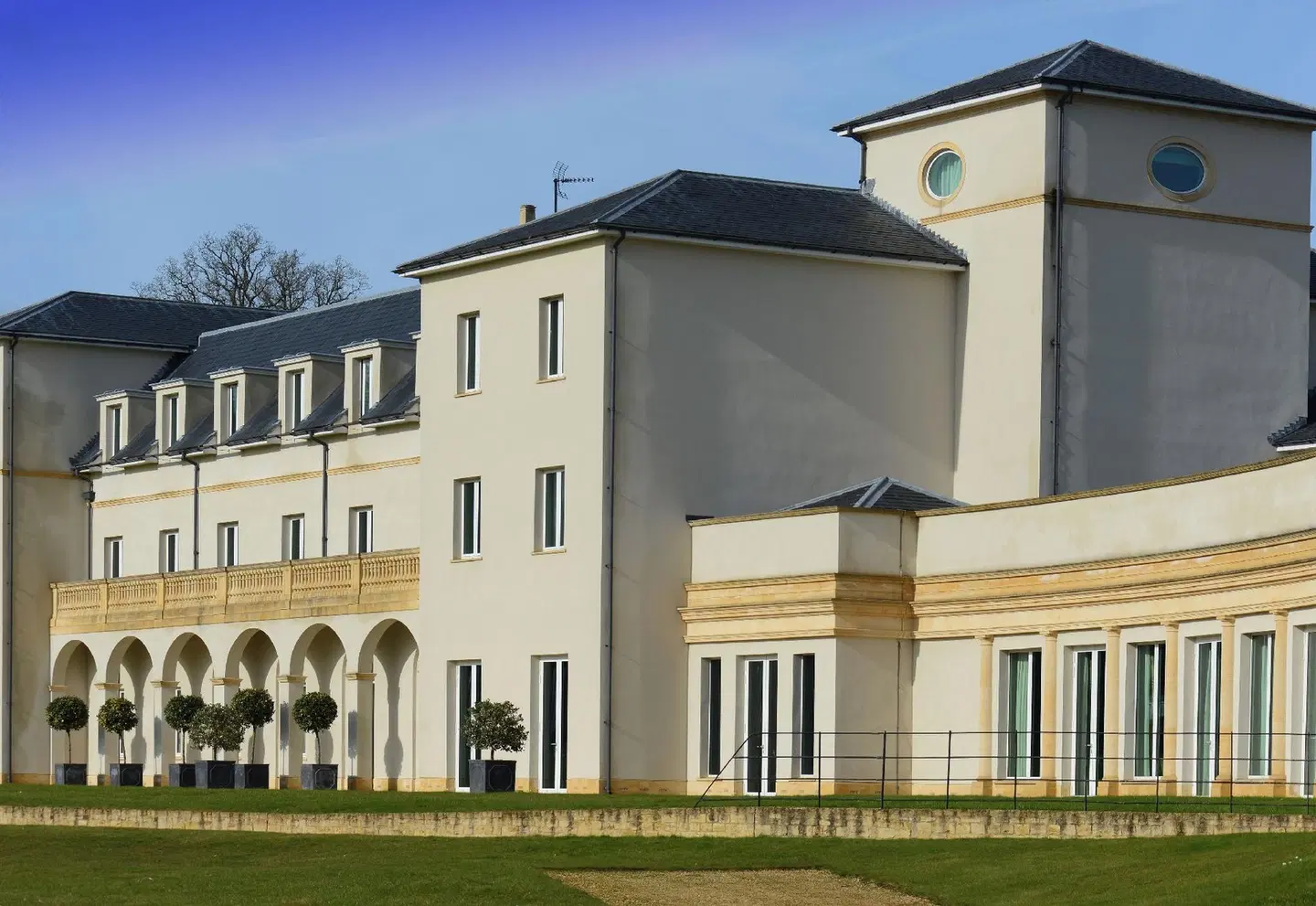 Bowood Spa & Golf Resort EXTERIOR