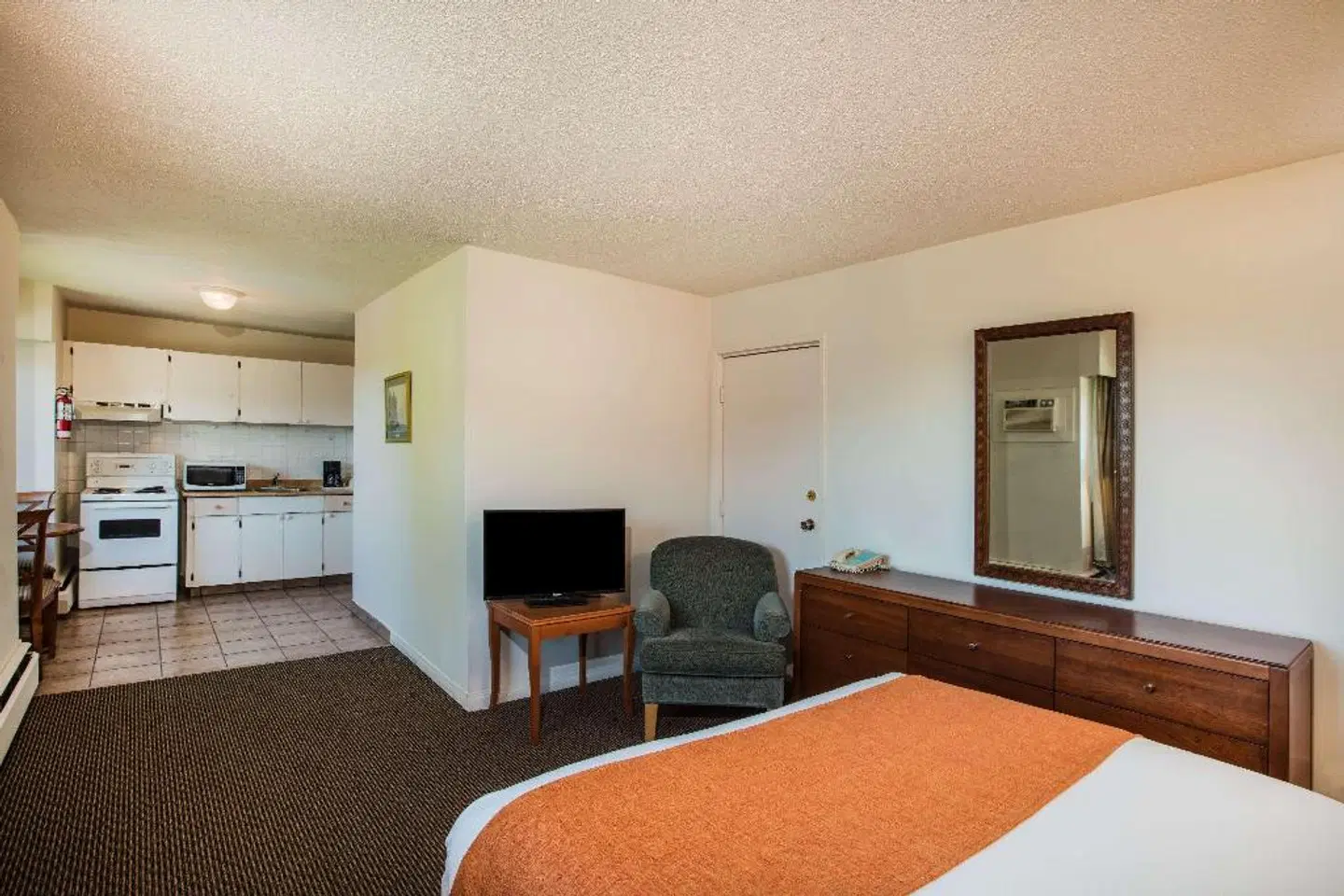 Howard Johnson by Wyndham Victoria ROOM_EXAMPLE