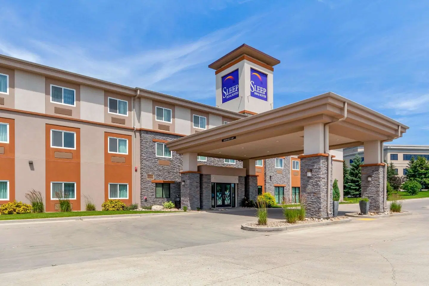 Sleep Inn & Suites Bismarck EXTERIOR