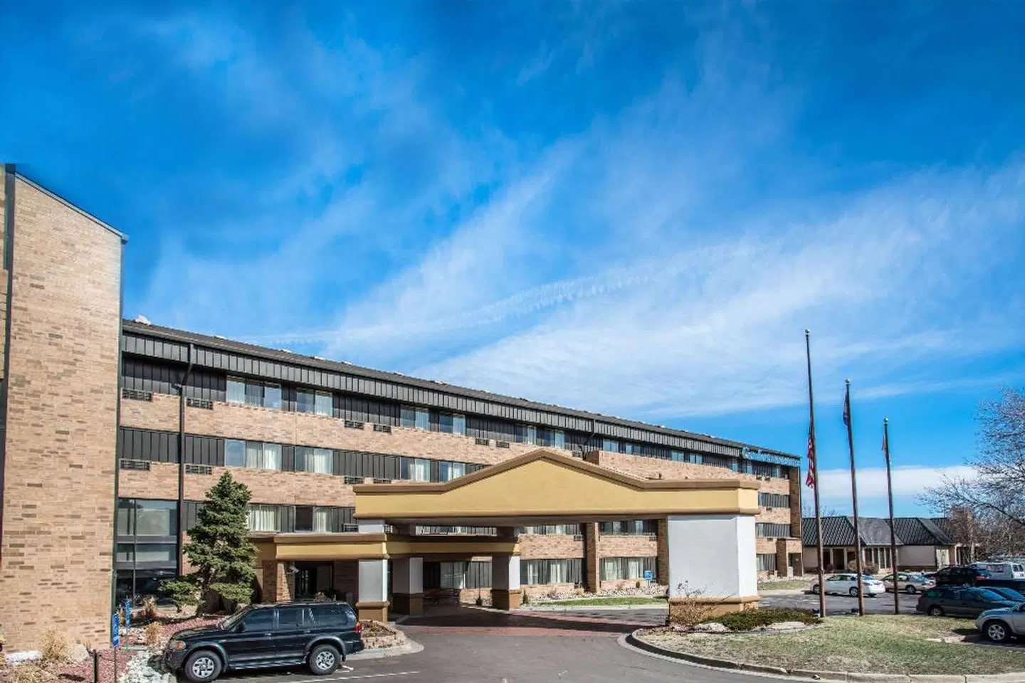 Comfort Inn & Suites Denver EXTERIOR