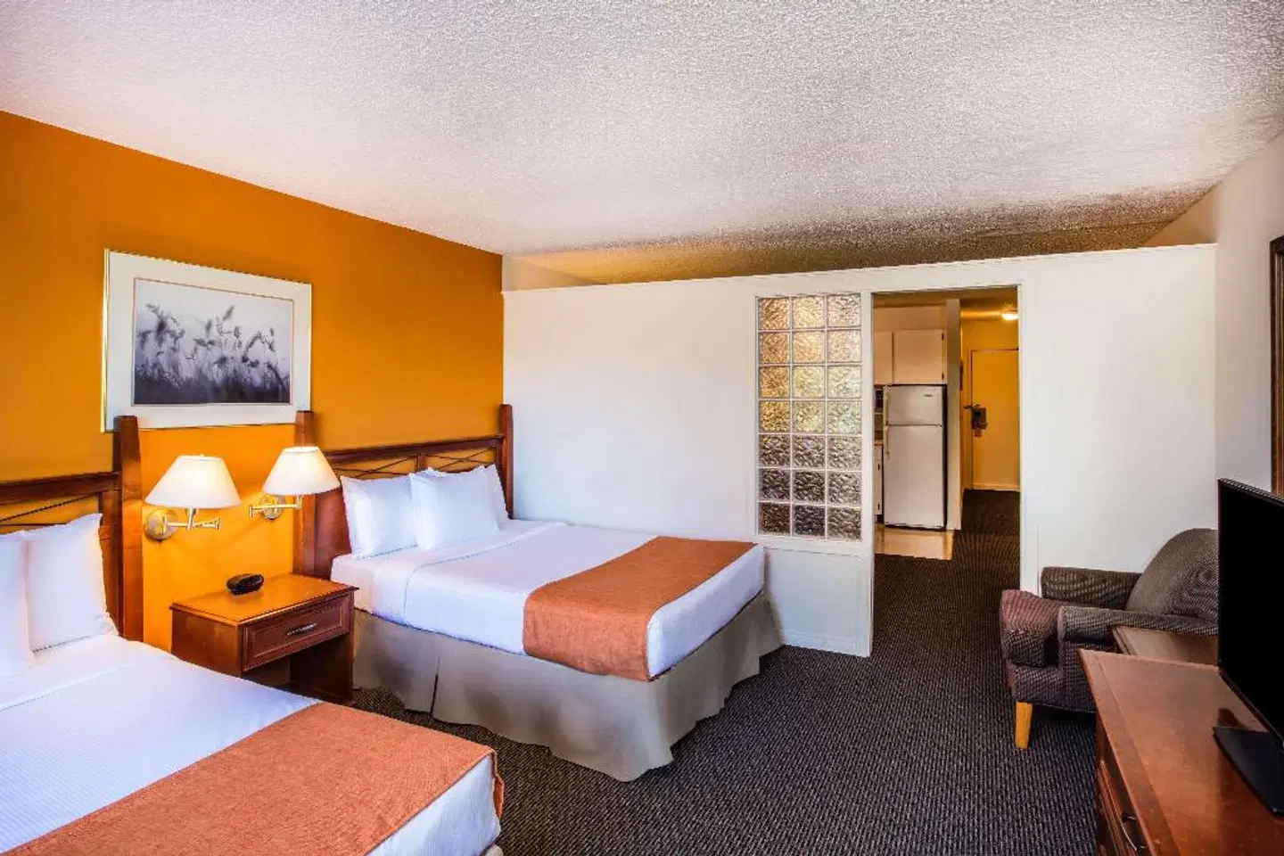 Howard Johnson by Wyndham Victoria ROOM_EXAMPLE