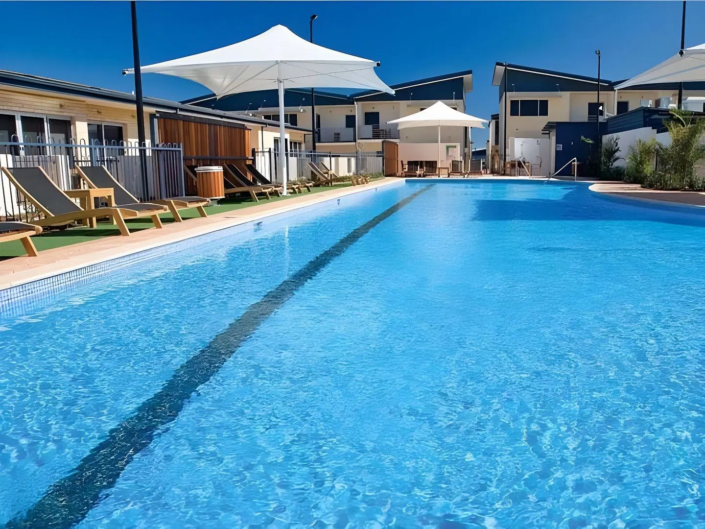 Broadwater Mariner Resort OUTDOOR_POOL