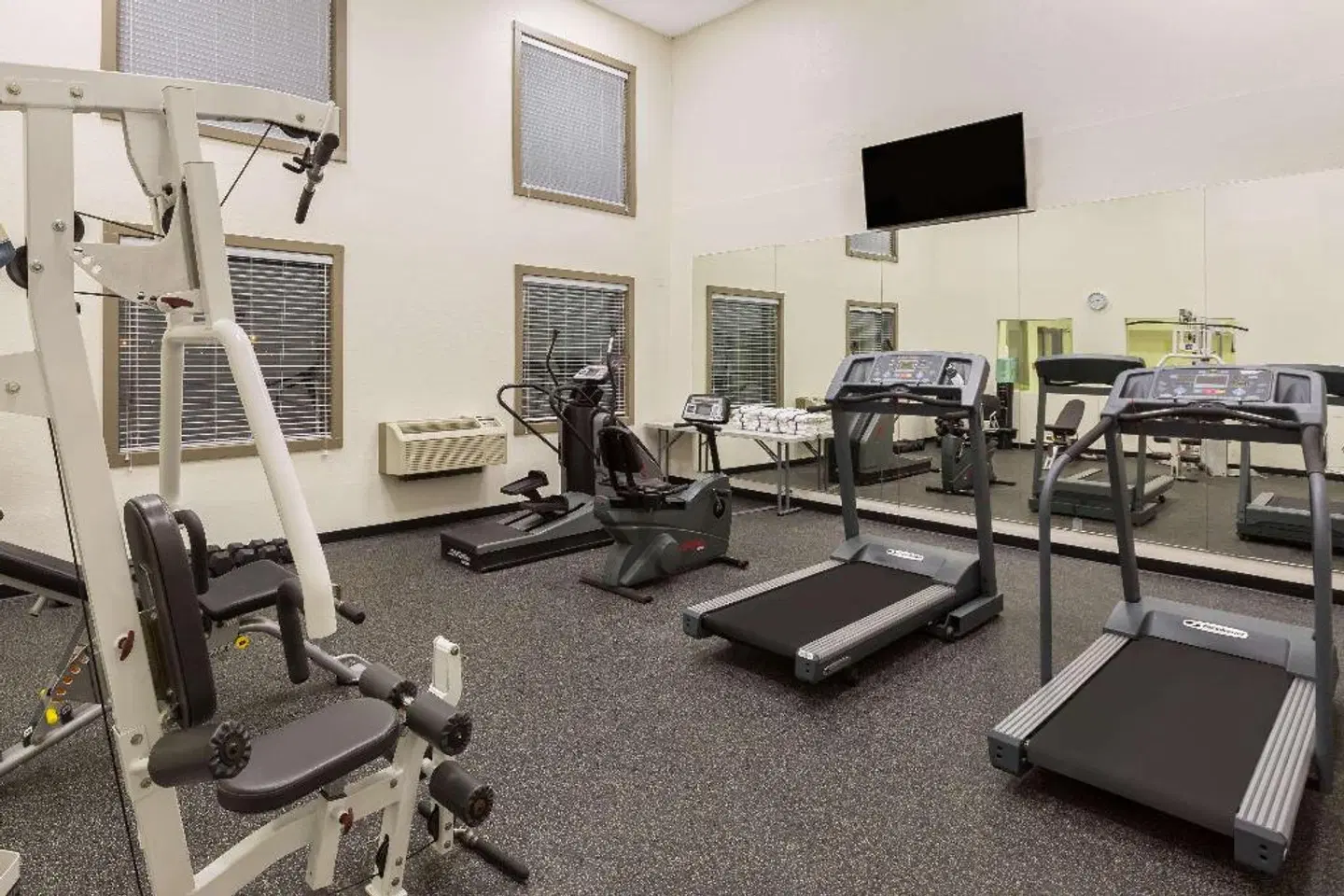 Ramada by Wyndham Des Moines Airport SPORTS_AND_LEISURE
