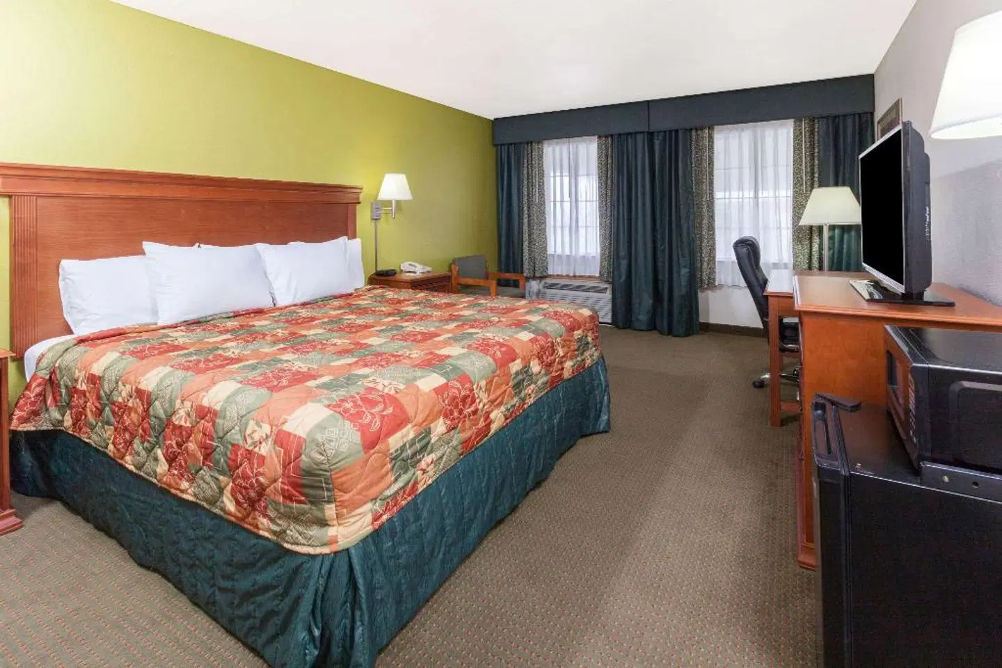 Days Inn by Wyndham Shawnee ROOM_EXAMPLE
