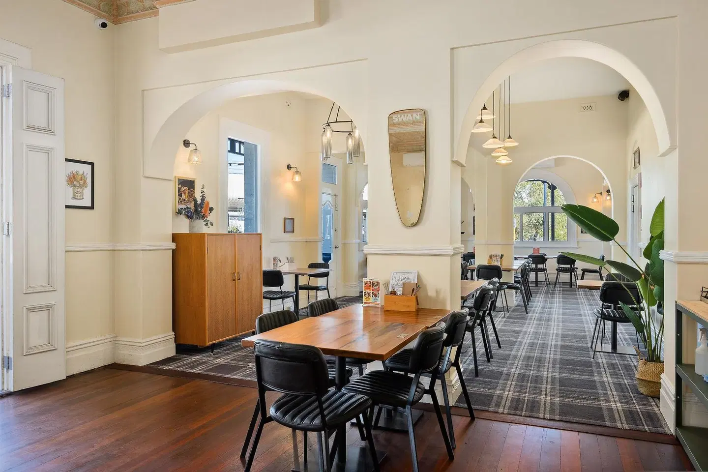 Quality Hotel Bayswater Bar