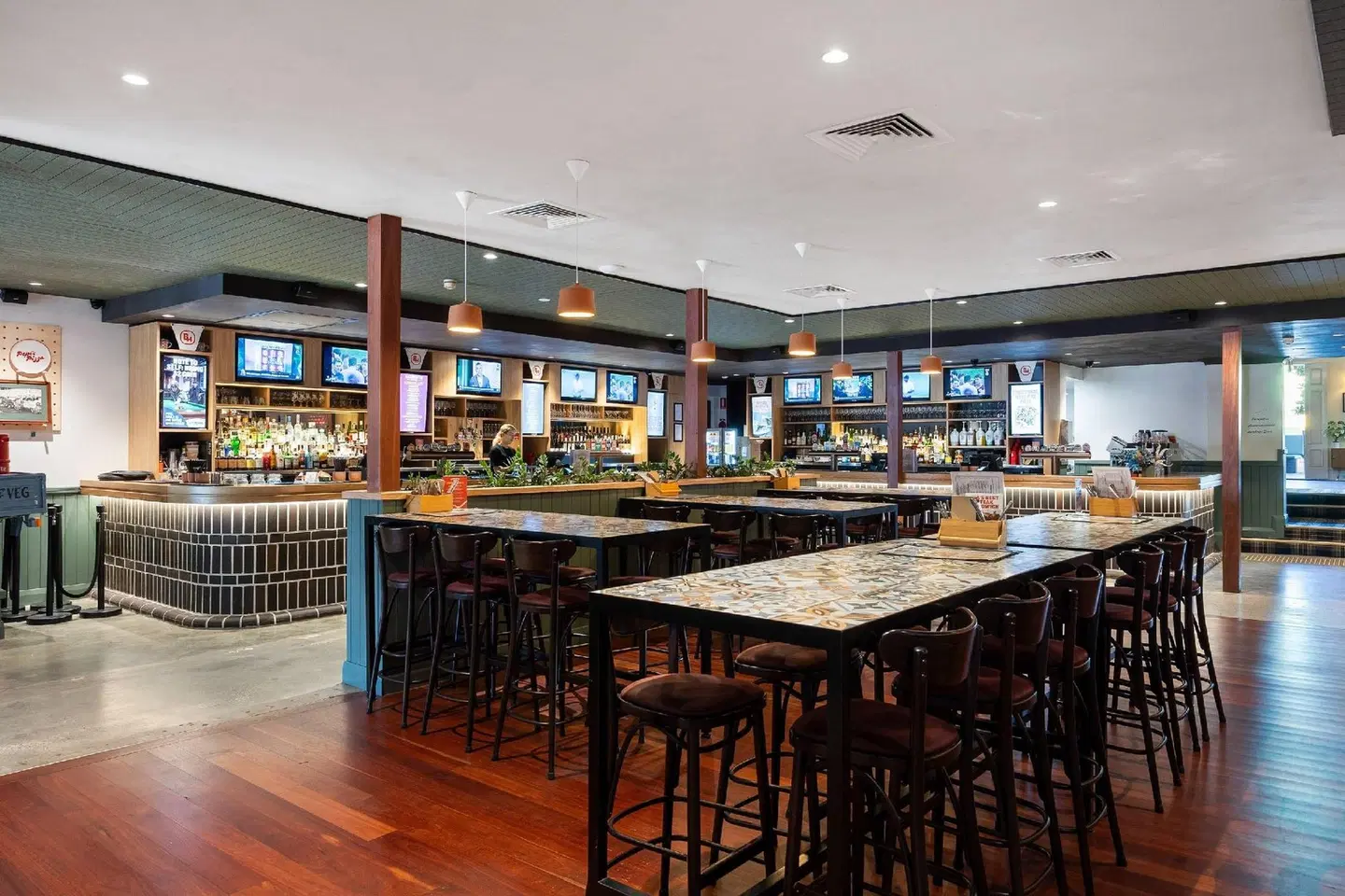 Quality Hotel Bayswater Bar