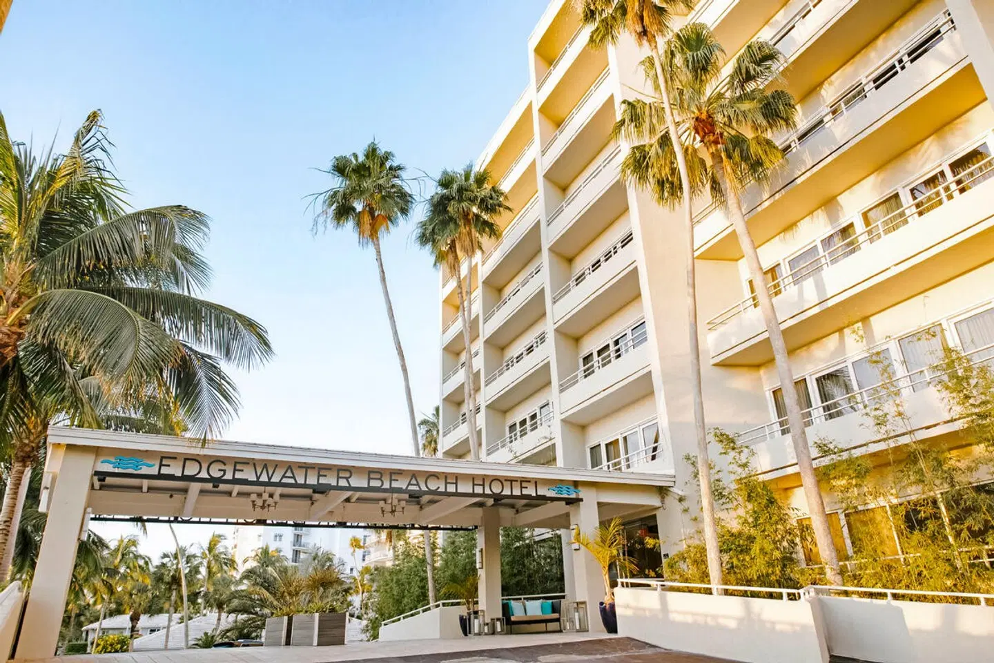 Edgewater Beach Hotel EXTERIOR