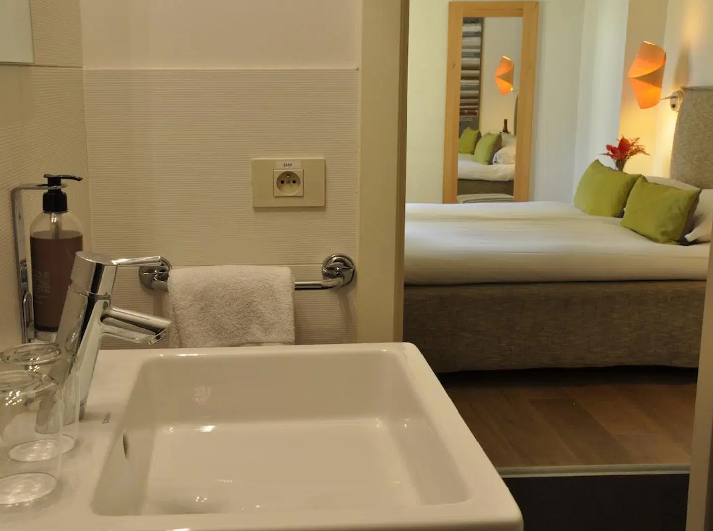 Eden Antwerp by Sheetz Hotels Badezimmer