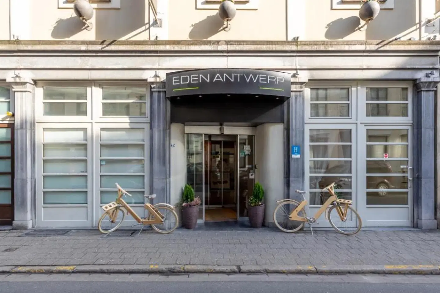 Eden Antwerp by Sheetz Hotels EXTERIOR
