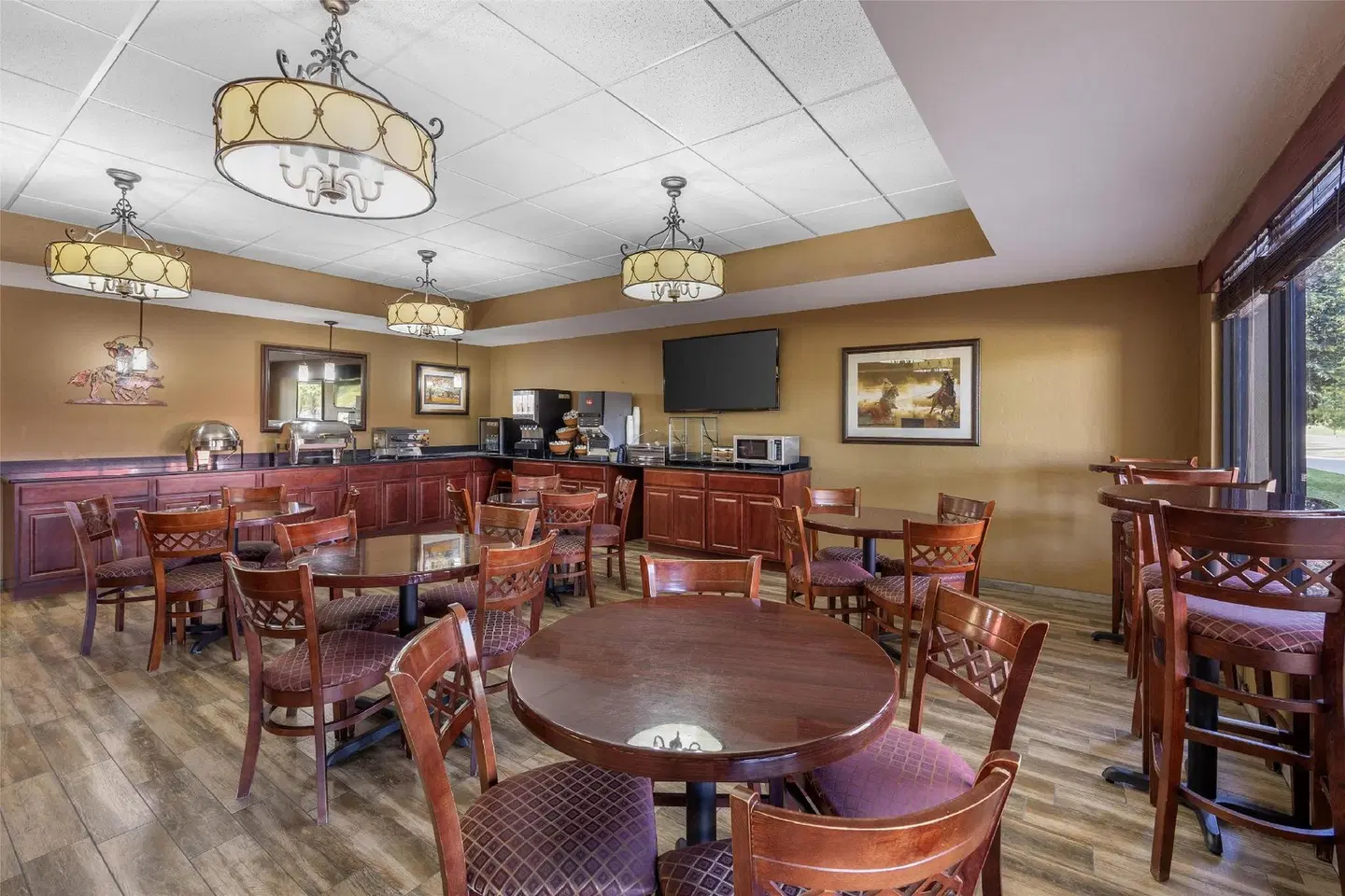 Best Western North Edge Inn Bar