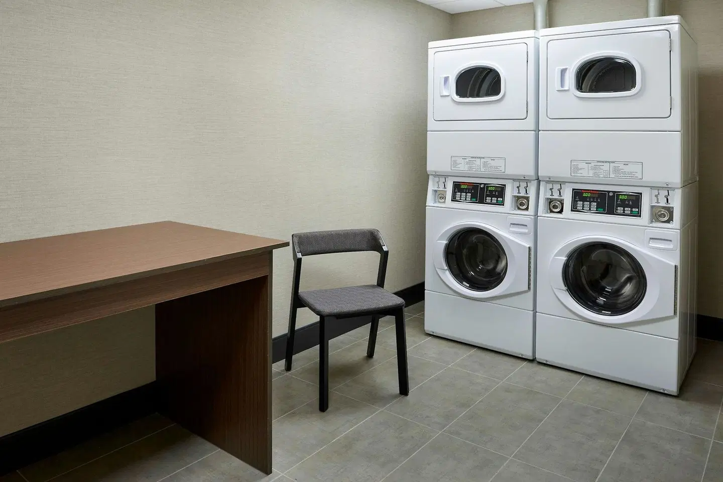 Four Points by Sheraton Hamilton - Stoney Creek ROOM_EXAMPLE