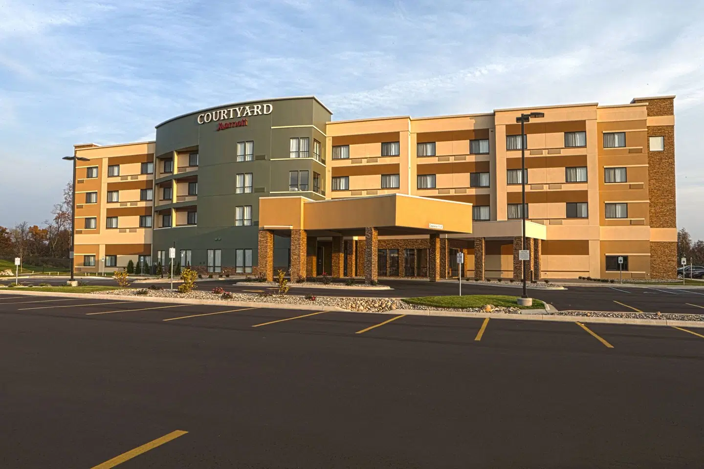 Courtyard by Marriott Battle Creek EXTERIOR