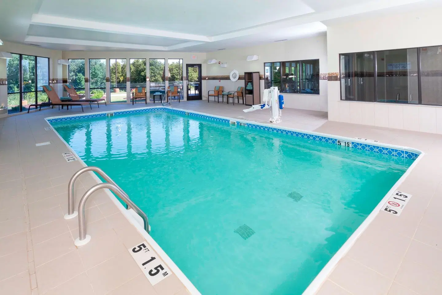 Courtyard by Marriott Battle Creek Hallenbad