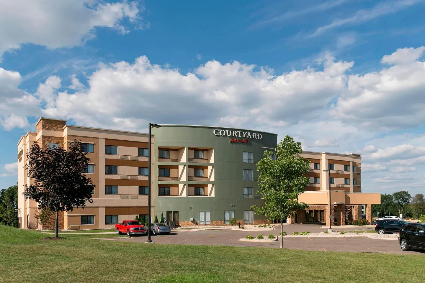 Courtyard by Marriott Battle Creek EXTERIOR