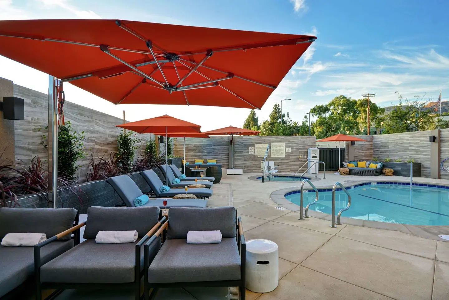 Hampton Inn & Suites Los Angeles Burbank Airport Terrasse