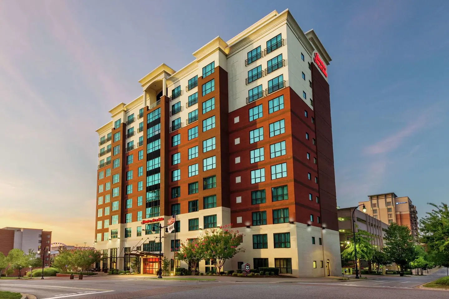 Hampton Inn & Suites National Harbor/Alexandria Area EXTERIOR