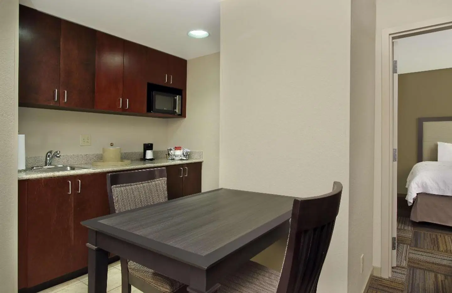 Hampton Inn & Suites Florence-Downtown ROOM_EXAMPLE