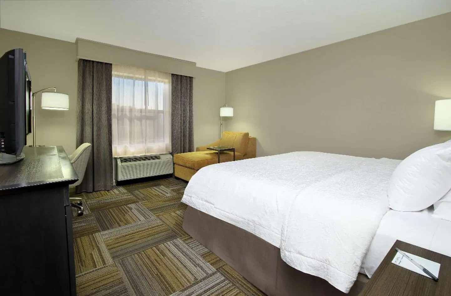Hampton Inn & Suites Florence-Downtown ROOM_EXAMPLE