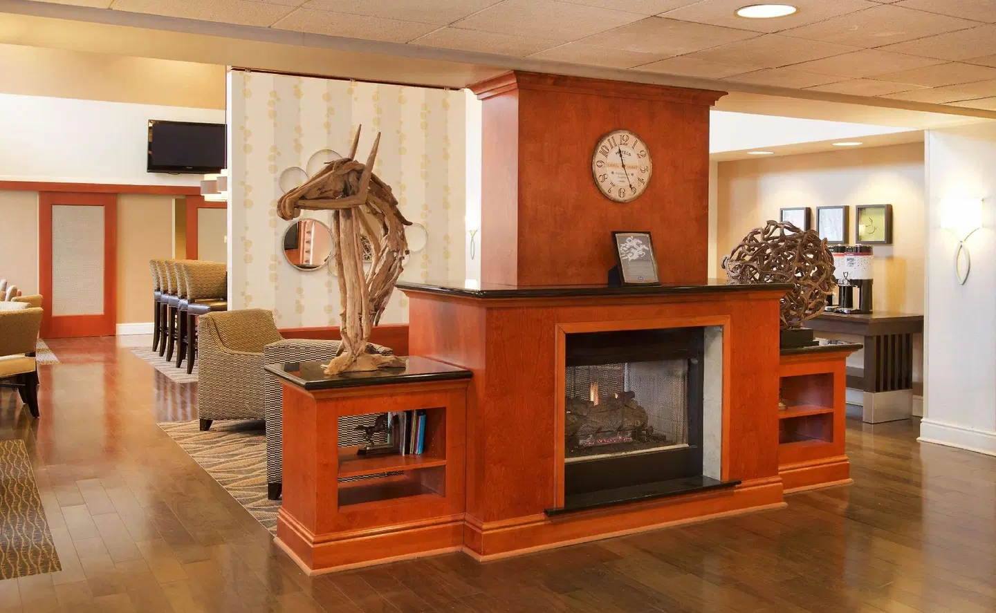 Hampton Inn & Suites Pittsburgh-Meadow Lands LOUNGE_LOBBY