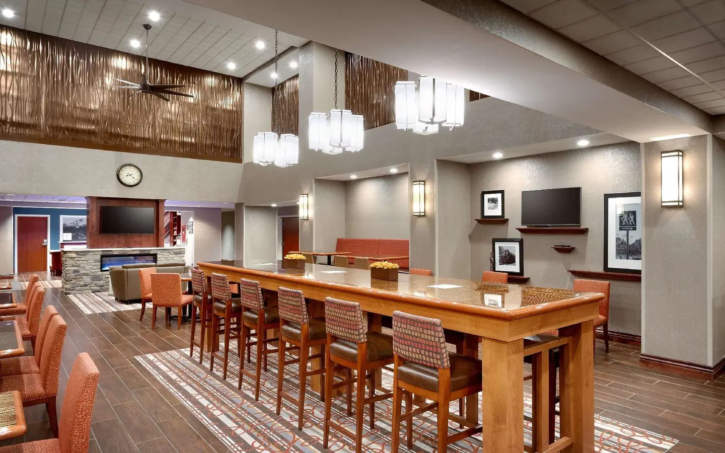 Hampton Inn & Suites Pocatello Bar