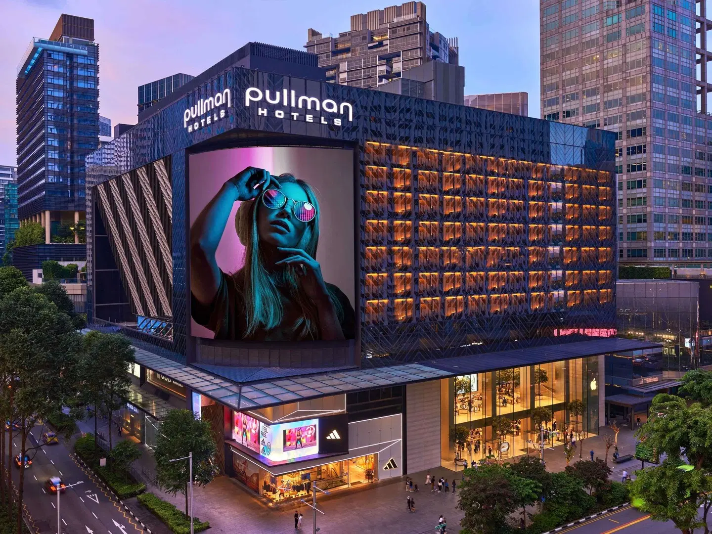 Pullman Singapore Orchard EXTERIOR