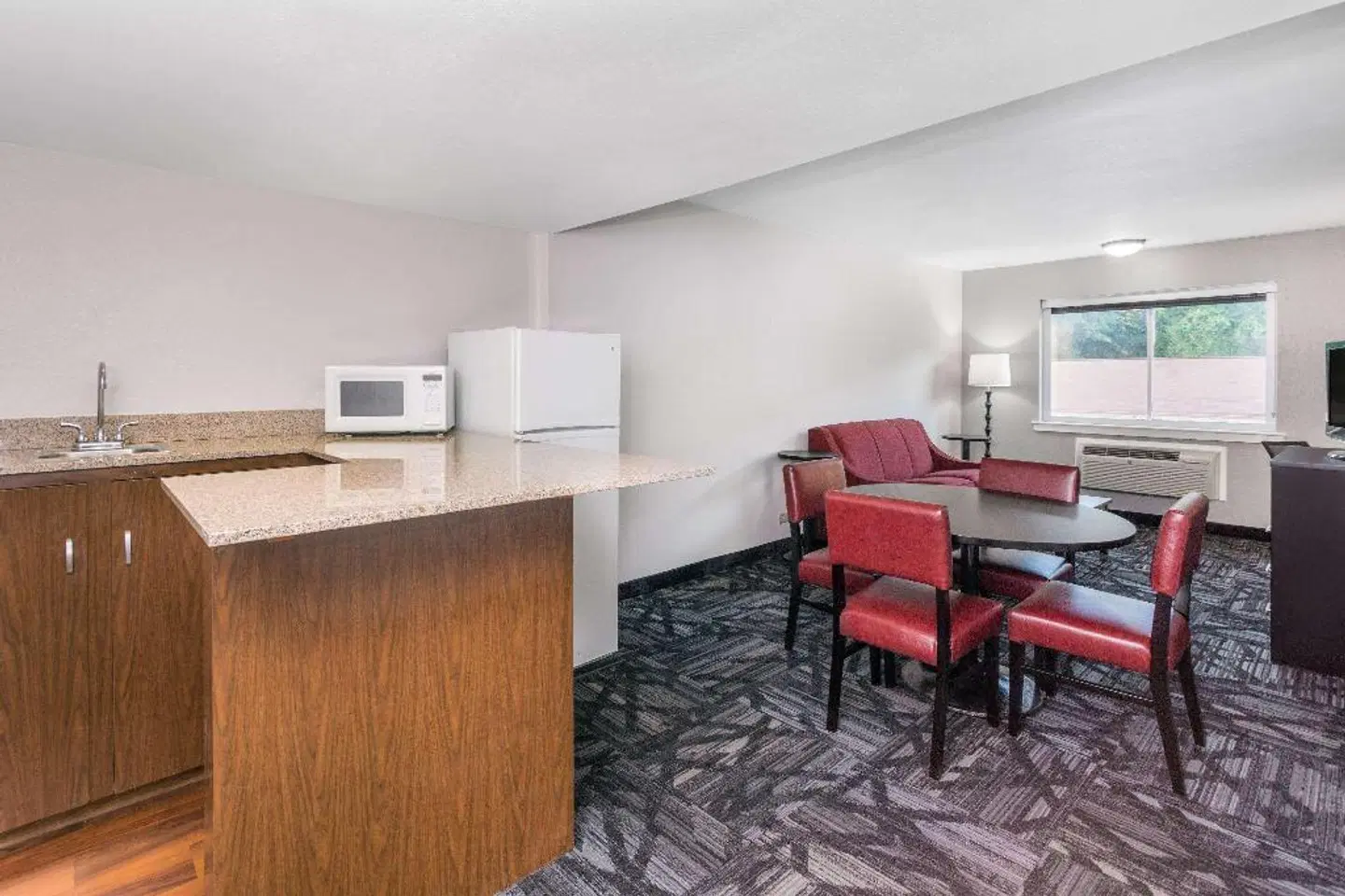 Ramada Inn Tuscaloosa ROOM_EXAMPLE