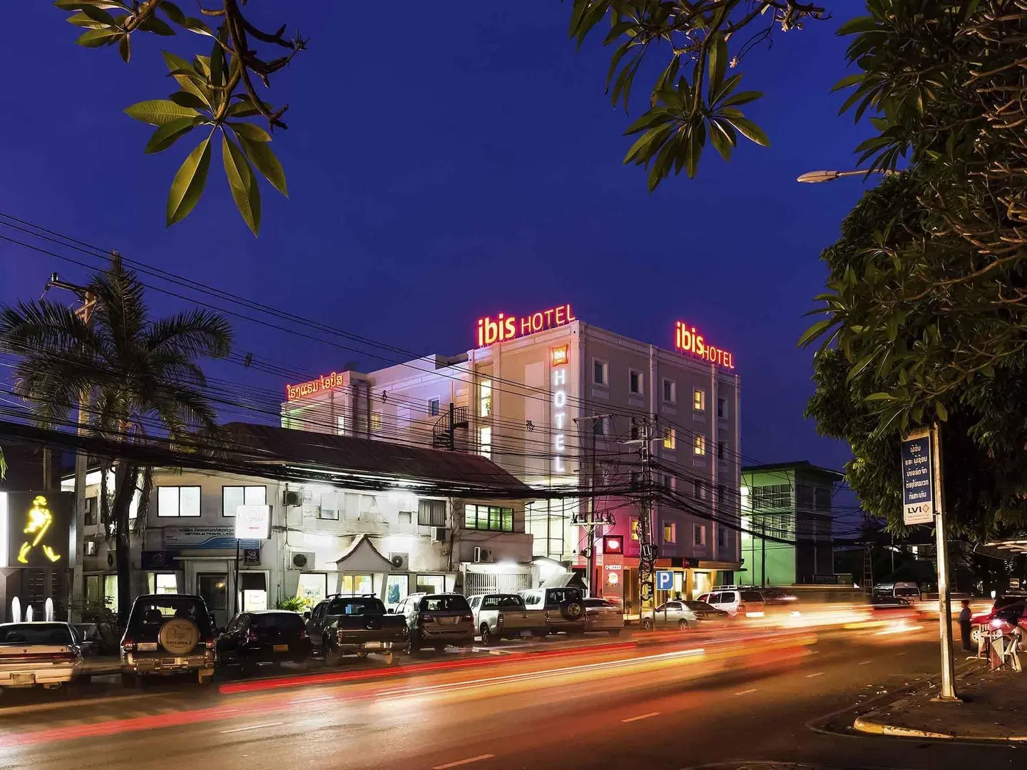ibis Vientiane Nam Phu EXTERIOR