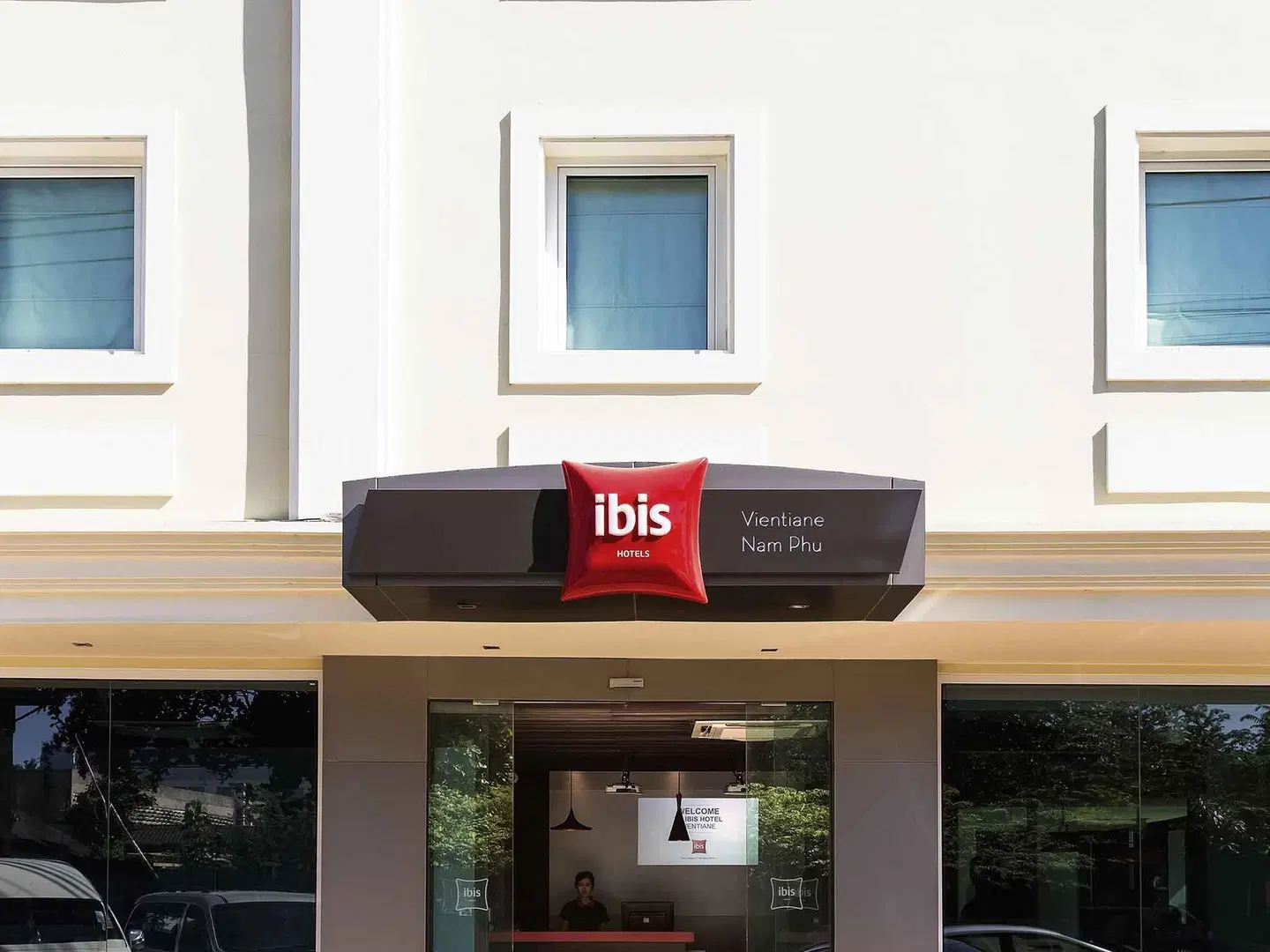 ibis Vientiane Nam Phu EXTERIOR