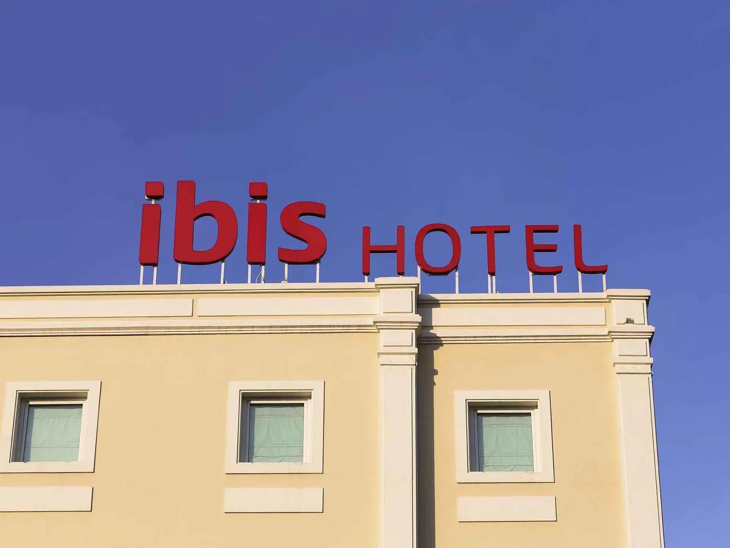 ibis Vientiane Nam Phu EXTERIOR