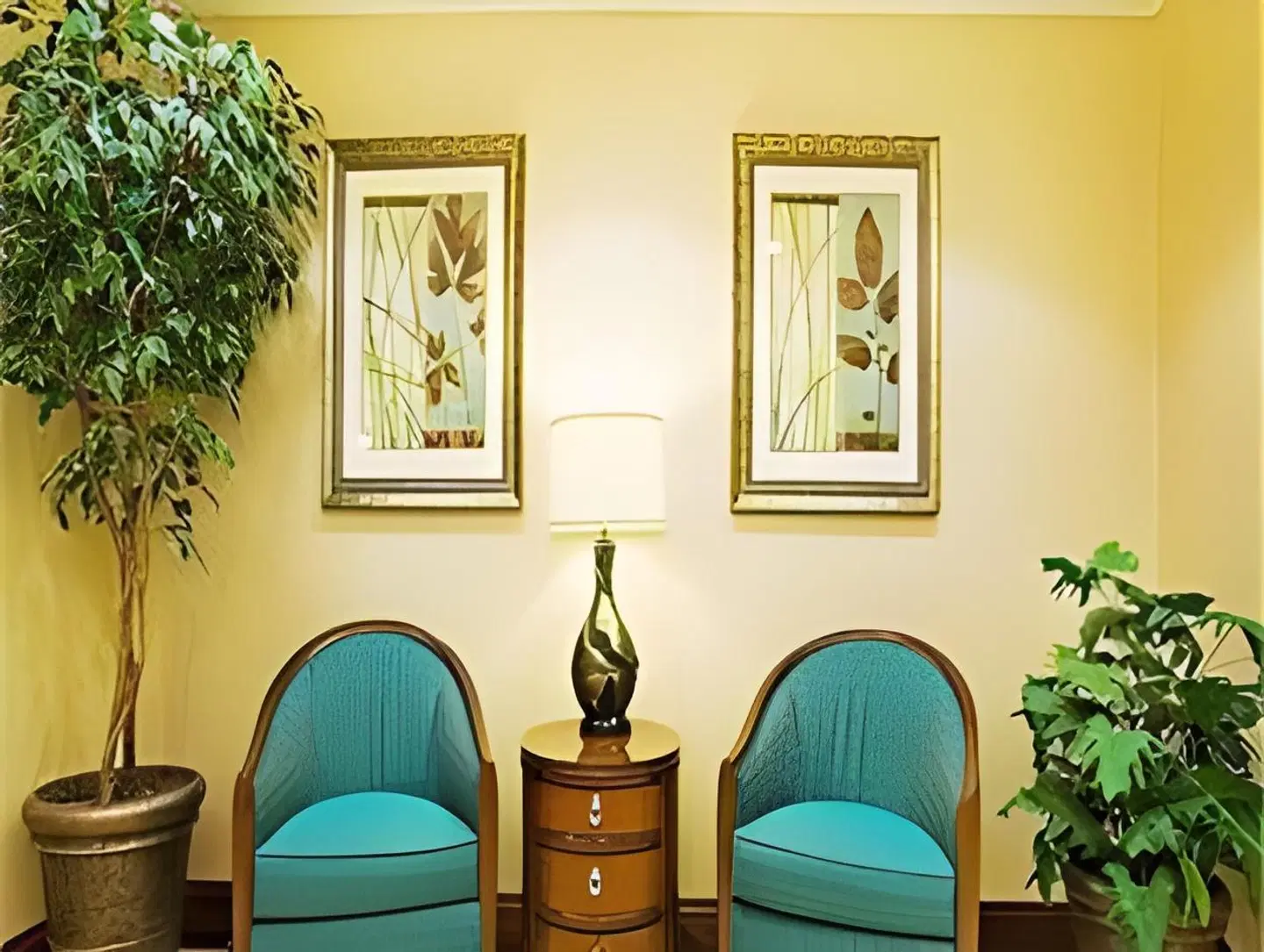 Holiday Inn Express & Suites Vernon College Area (HWY 287) by IHG LOUNGE_LOBBY