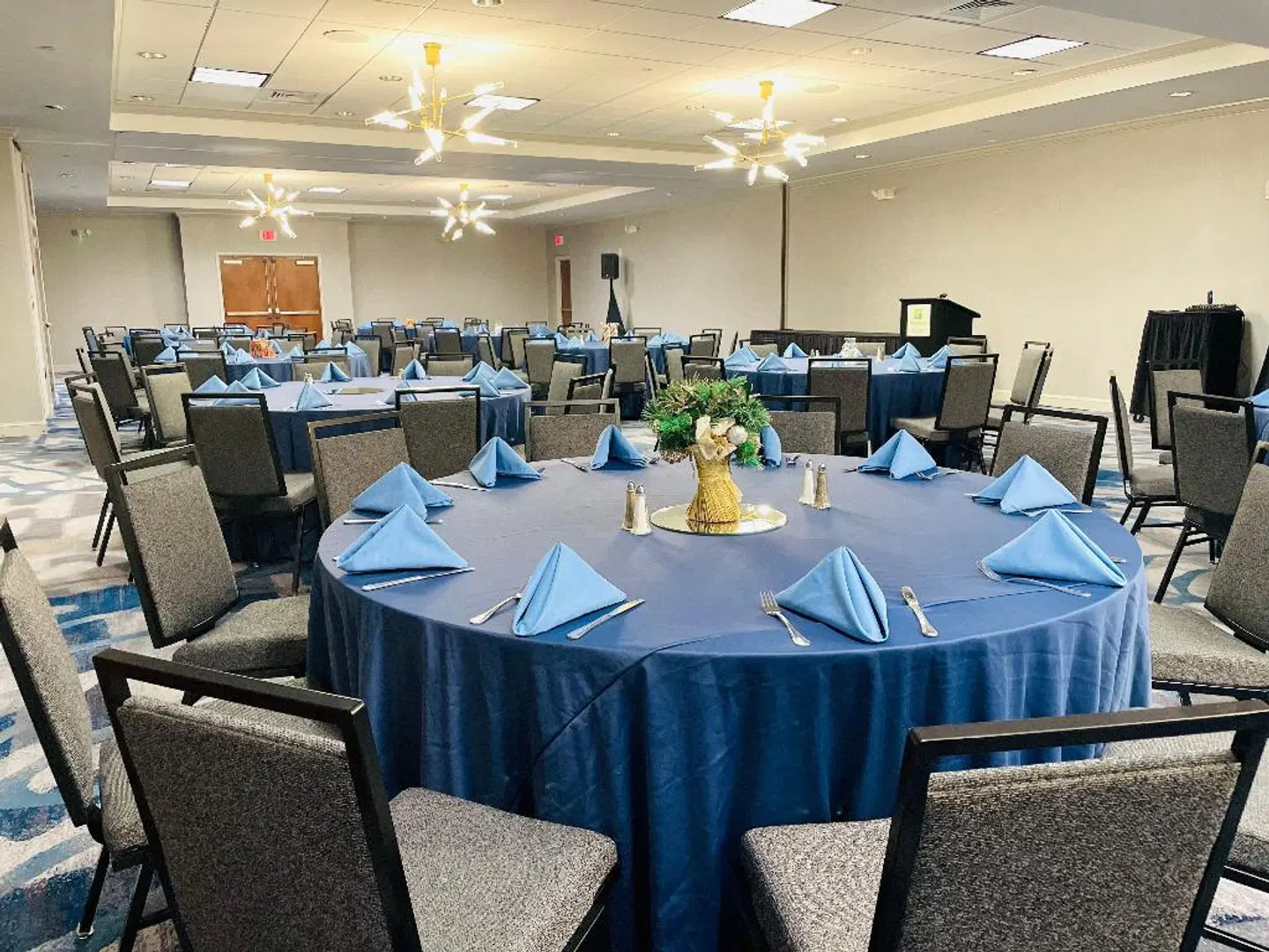Crowne Plaza Ft. Myers Gulf Coast by IHG Restaurant