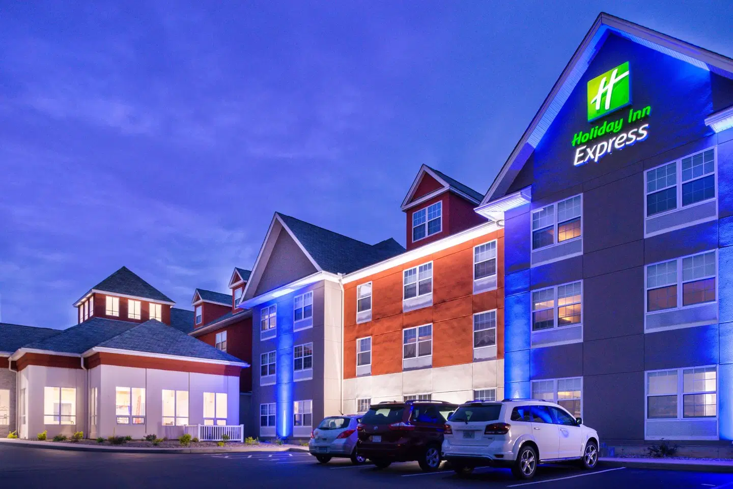 Holiday Inn Express Mystic by IHG EXTERIOR
