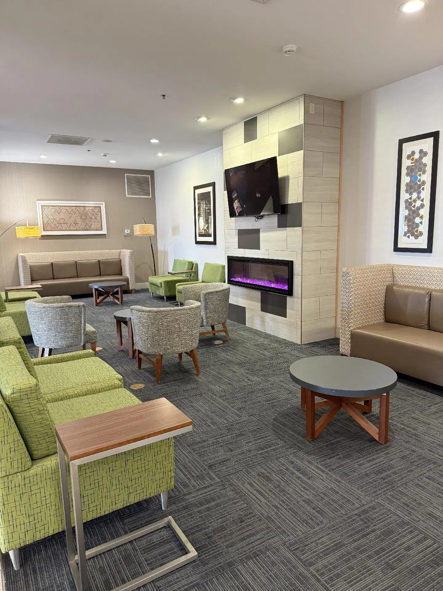 Holiday Inn & Suites Trinidad by IHG LOUNGE_LOBBY