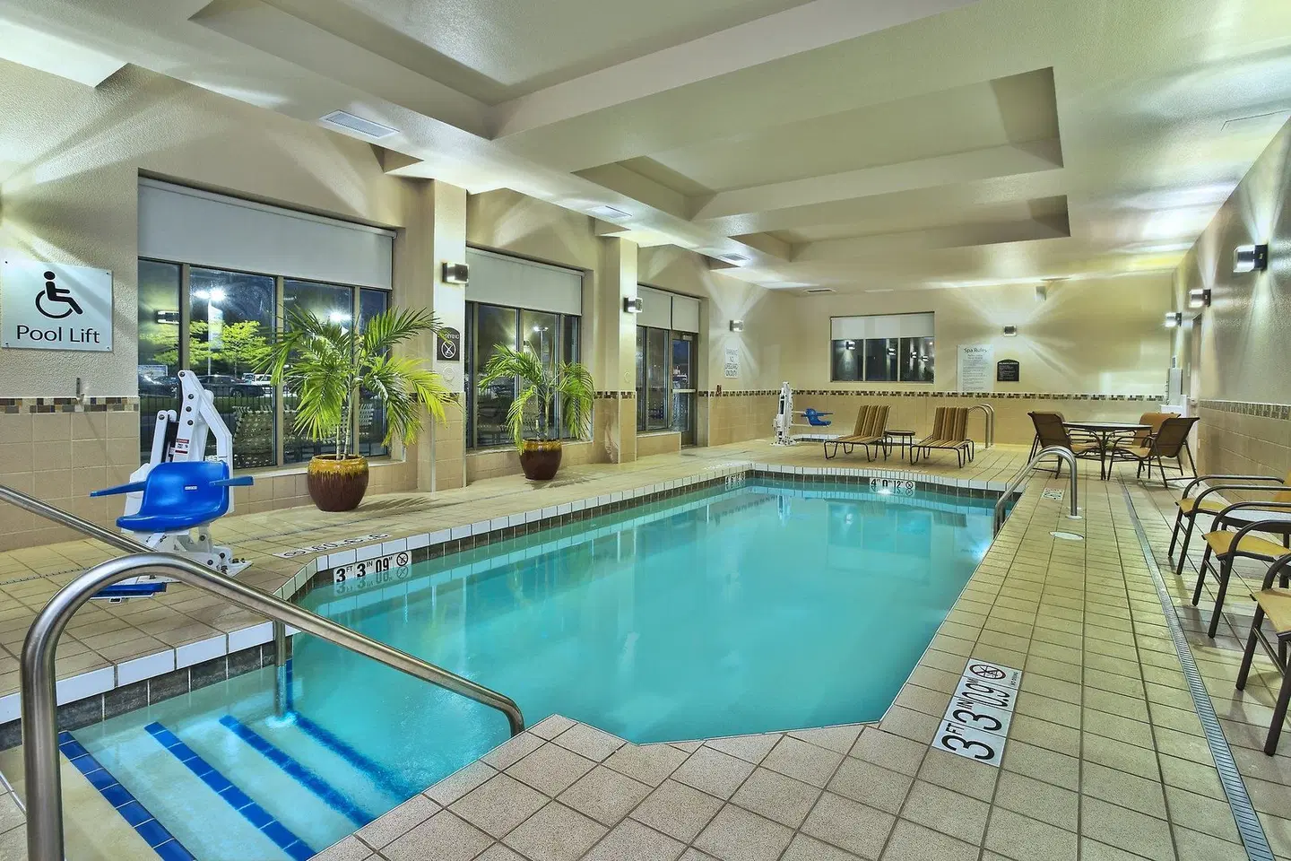 Holiday Inn & Suites Green Bay Stadium by IHG Hallenbad